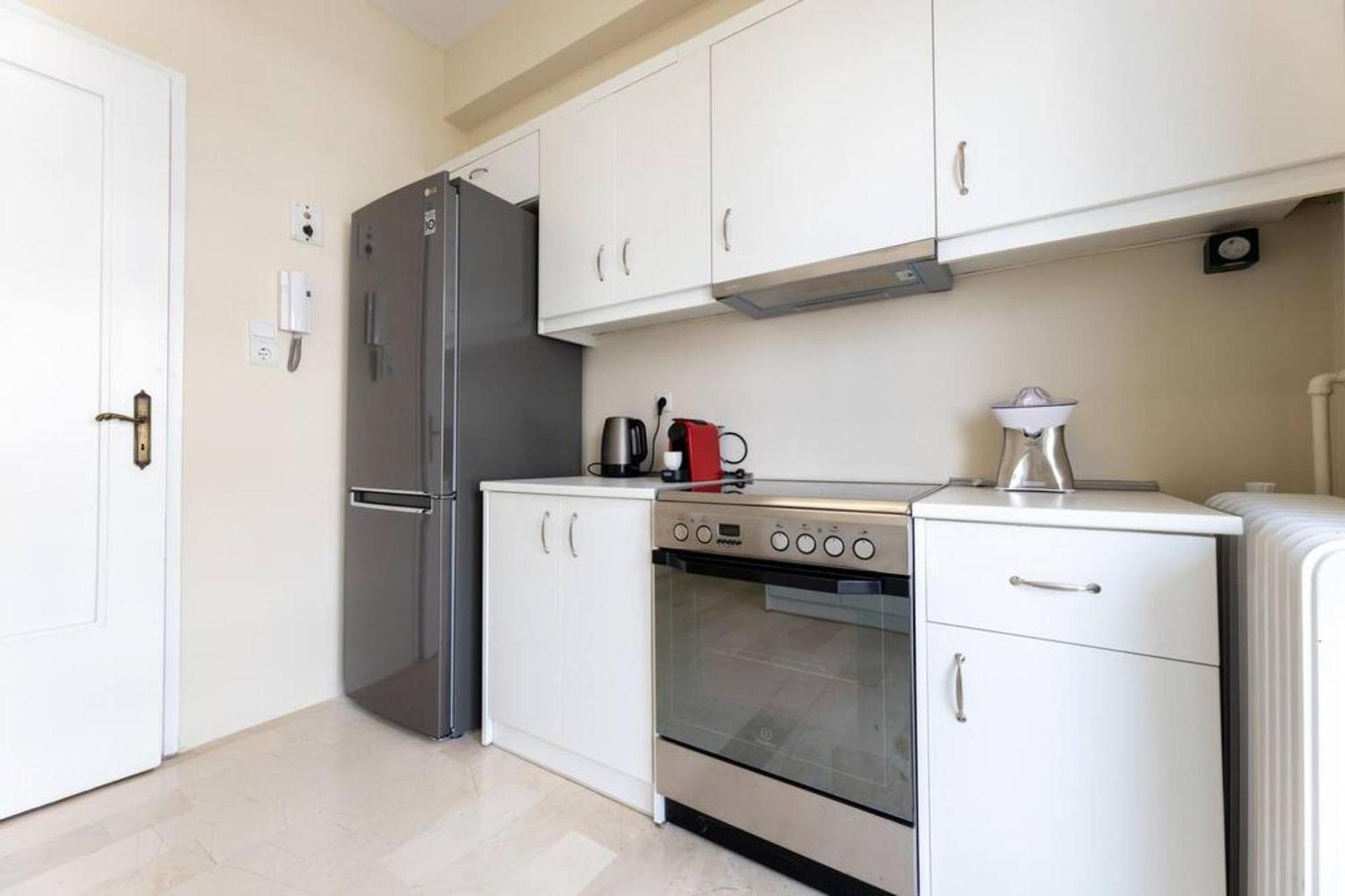 Amfitritis Family Lux Apartment At Palaio Faliro Афіни Екстер'єр фото